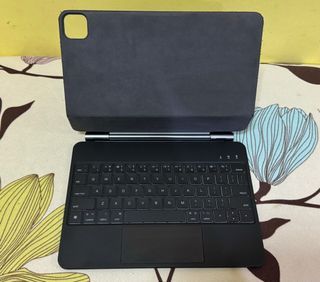 FOR SALE ONLY SLIGHTLY USED GOOJODOQ MAGIC  KEYBOARD 11 INCH Black color, Compatible with iPad Pro 11 Gen 1, 2.3rd, 4th, 5Gen., IPad Air 4 & 5 th Gen. Actual photos posted,
