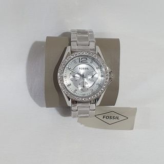 Fossil Riley Women's Watch with Crystal Accents and Stainless Steel Bracelet Band - Silver (ES3202)