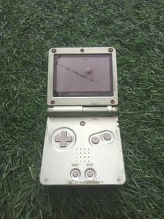Gameboy Advance SP-101 (Brighter Edition) Pearl Green comes with Tom and Jerry 3 Game