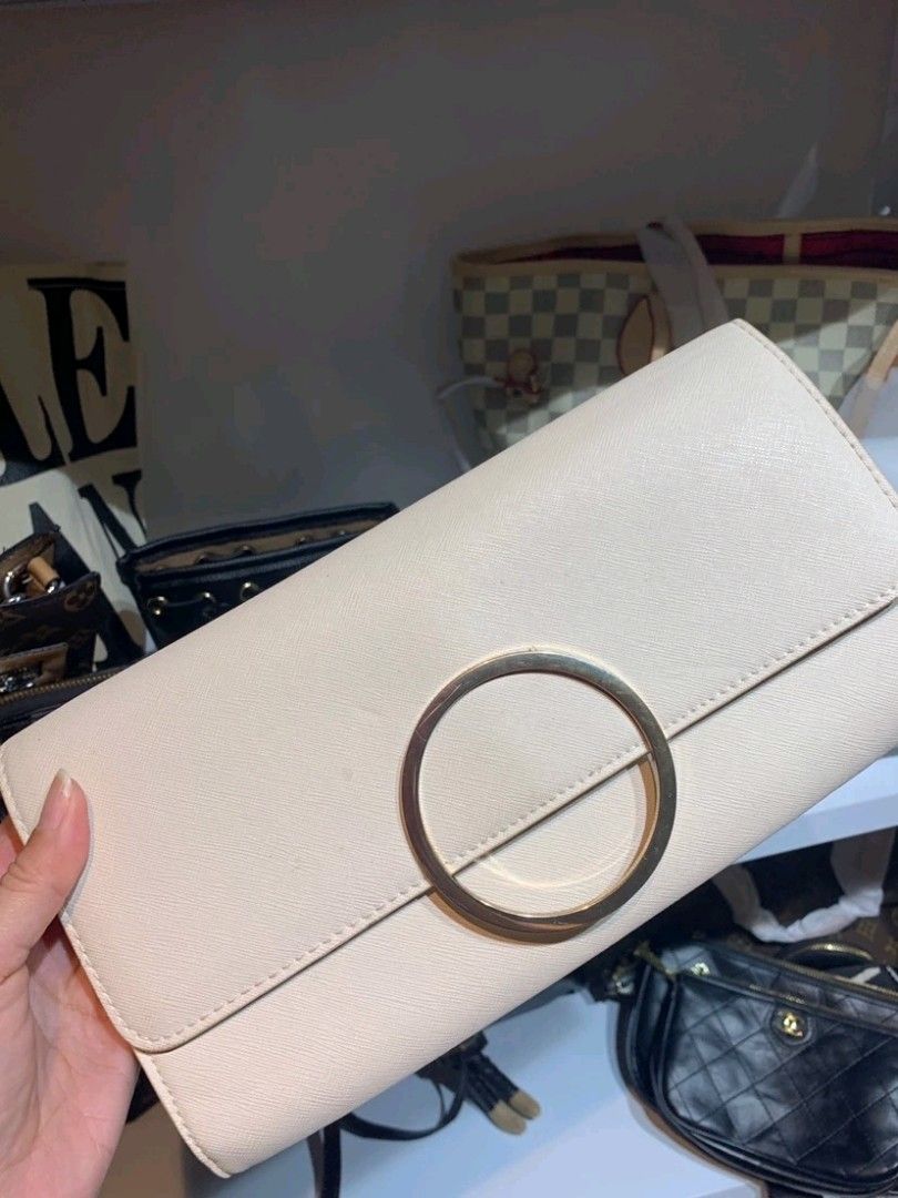 H M CLUTCH light cream Women s Fashion Bags Wallets Clutches on Carousell