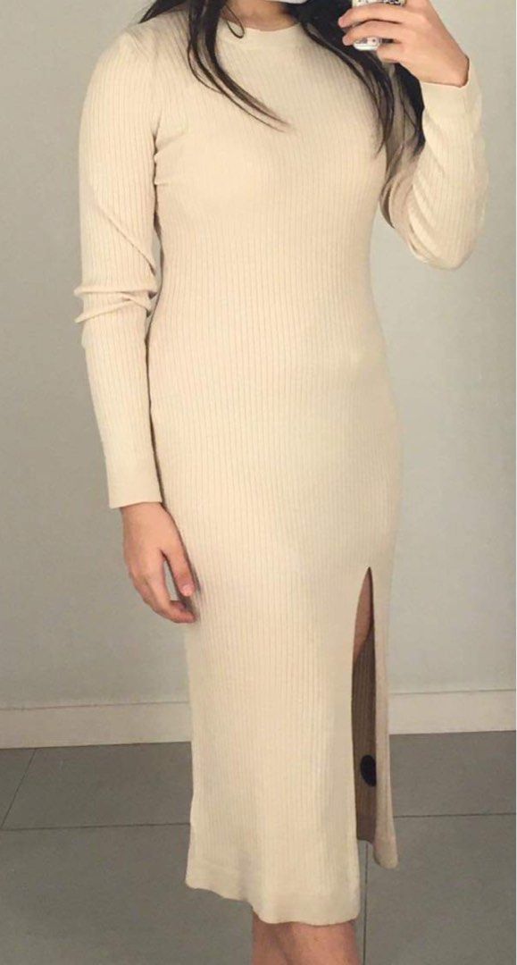 H&M Long Rib-Knit Dress READ DESCRIPTION (Category: Dresses) located in Angeles City. Submitted by jvrfinds (Listing ID 1303584391, Image 2). Description: -Used once for graduation pictorial. -Small on tag Length: 45.5in. Width: stetchy fabric note: photo was the day when i bought it, 29in back then. It still fits til today; waist - 33in. and hips 36in. height is 163cm. can actually fit small-semi large.