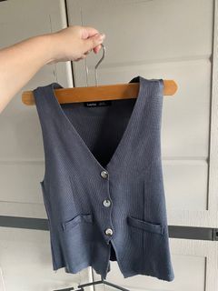 Lo vi to Knitted Vest  Dark Gray Knit Top