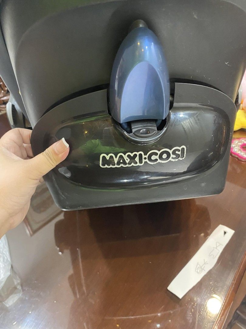 Maxi cosi car seat (Category: Car Seats) located in Caloocan City. Submitted by dailykicksnthrifts (Listing ID 1303533657, Image 2). Description: very durable heavy duty all parts are working well good for car travels negotiable.
