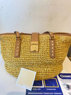 (Kategori: ) berada di . Dikirim oleh adelzz (ID iklan 1303499431, Gambar 1). Deskripsi: .