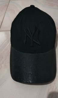 new era black buckle cap