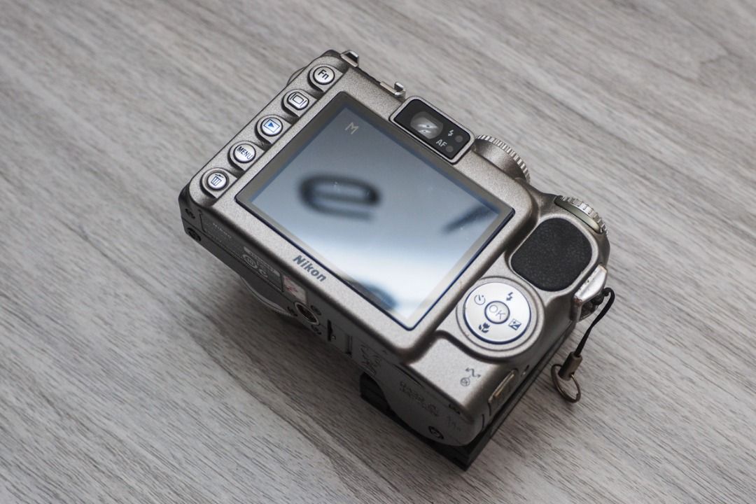 Nikon Coolpix P5000 CCD Sensor Digital Camera - Well Used, Fotografi di ...