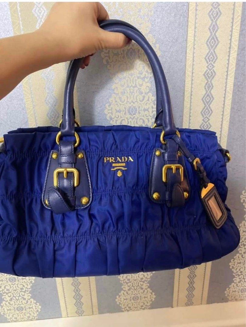 Original Women Prada tessuto gauffre (Category: Luxury Bags & Wallets) located in Manila. Submitted by milleshoppppp (Listing ID 1303446286, Image 1). Description: prada tessuto gauffre preloved 9/10 complete inclusions .