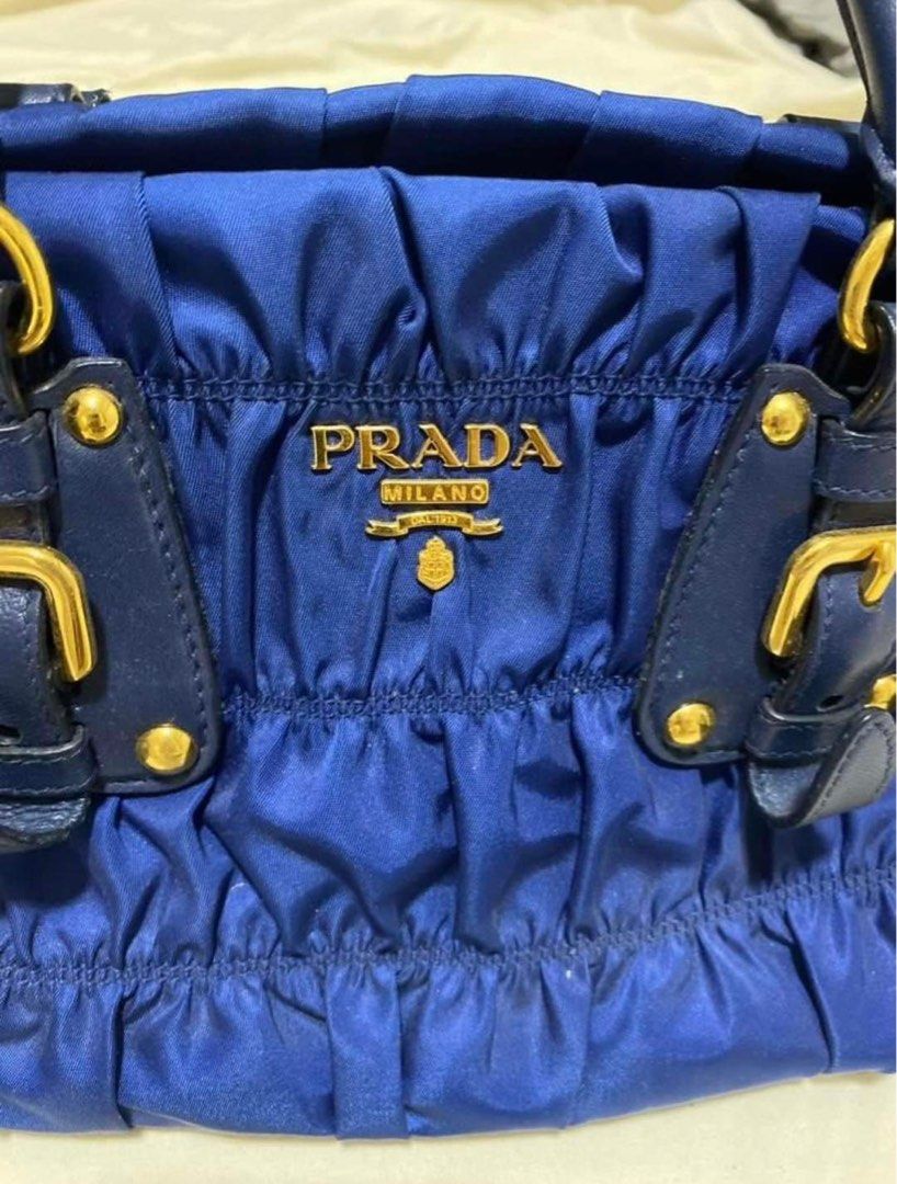Original Women Prada tessuto gauffre (Category: Luxury Bags & Wallets) located in Manila. Submitted by milleshoppppp (Listing ID 1303446286, Image 2). Description: prada tessuto gauffre preloved 9/10 complete inclusions .