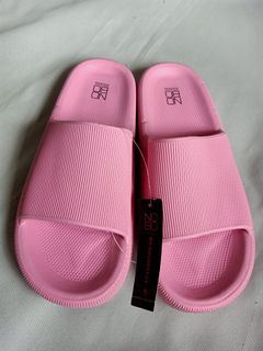 Pillow Slide Sandals Size 9