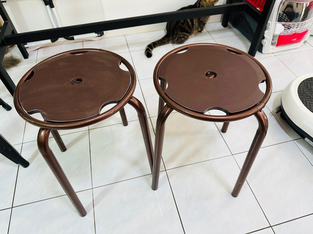 Stool (Category: Chairs) located in Kuala Lumpur. Submitted by miszjulia (Listing ID 1303458068, Image 3). Description: Sesuai sbg kerusi tambahan.. senang nk simpan.. boleh jgk digunakan utk kerusi kt kaunter.. Harga RM30 each.. Self Pickup.
