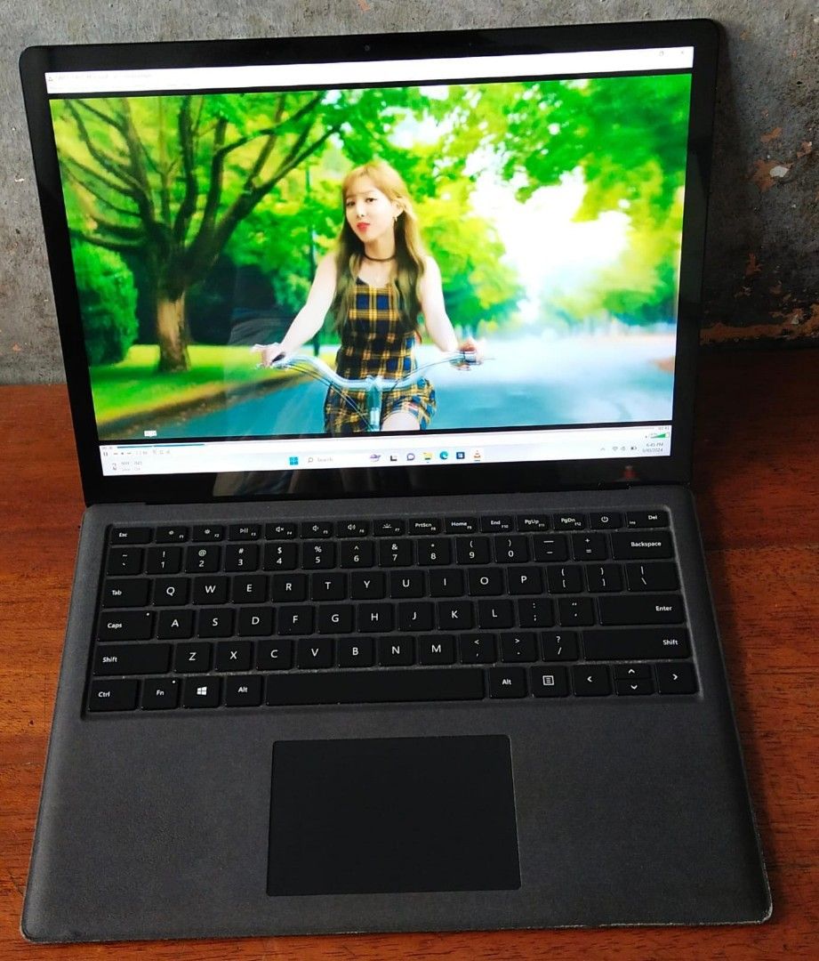 Touchscreen Microsoft Surface Laptop 2 Intel Core i5 8th Generation Ram
