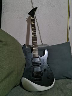 Vester electric guitar (discontinued) selling as is