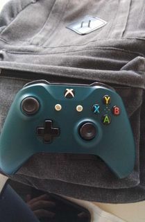 Xbox One Game Controller in Midnight Blue