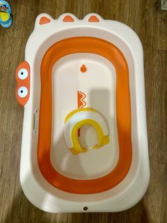 Yoboo Lightweight Foldable Baby Bath tub & Adjustable Baby Shower Cap