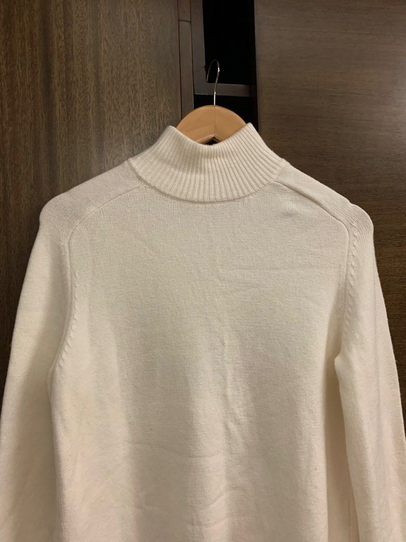 Zara sweater for winter (Category: Coats, Jackets and Outerwear) located in Taguig. Submitted by sclosetcleanup (Listing ID 1303421692, Image 1). Description: Bought in carousell also. Never used it’s too long on me. Oversized and can be a dress too for petite girls. .