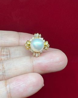 14K Ring with Fresh Water Pearl and Diamonds