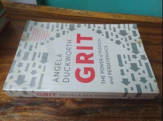!! Selling my pre-loved "Grit: The Power of Passion and Perseverance" Book!!