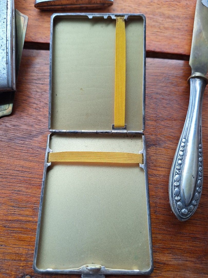 antique cigarette case silver plated arrond 1920 (Category: Vintage Collectibles) located in General Santos City (Dadiangas). Submitted by hannysvintageheaven (Listing ID 1303669713, Image 3). Description: need polish.