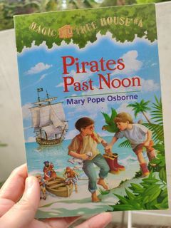 Authentic Magic Tree House #4 Pirates Past Noon Mary Pope Osbourne