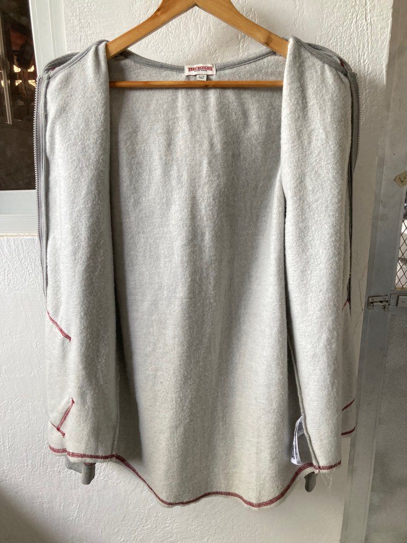 Authentic True Religion Zip Up Light Gray Softy Warmer Hoodie for Men’s,XL on tag dimes is 20.4 X 27 (Category: Hoodies) located in Santo Domingo. Submitted by welldetailedseller (Listing ID 1303672692, Image 2). Description: •Authentic True Religion Zip Up Light Gray Softy Warmer Hoodie for Men’s •mahal napo nabili to As New po ito sobrang ganda ng Tela panalo to pwedeng pwede pang Rides • Like New Condition •No Issue •Color Rate 10/10 •Actual d