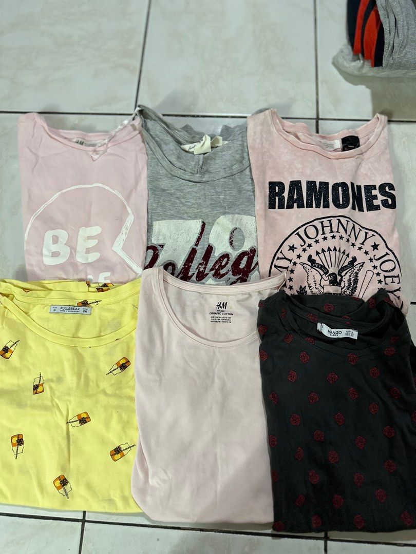 Bundle shirts (Category: Luxury Apparel) located in Muntinlupa City. Submitted by cutiekat (Listing ID 1303631657, Image 1). Description: 500 per bundle 6pcs ages 10-14 years old. Branded like h&m, zara & pull n bear. Mix shirts. If intested pm me. .