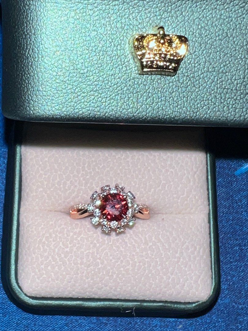 Diamond Ring (Category: Accessories) located in Singapore. Submitted by alisondanielle.sandoval (Listing ID 1303745310, Image 1). Description: Red colour Round brilliant 6.5 mm 1.00 carat with GRA certificate .