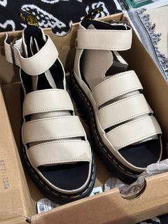(Category: ) located in . Submitted by closetdclutter (Listing ID 1303628221, Image 1). Description: .