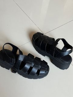 GU platform sandals