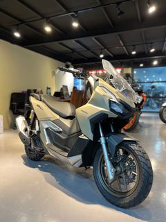 (Category: ) located in . Submitted by Premium.Moto (Listing ID 1182204919, Image 1). Description: .