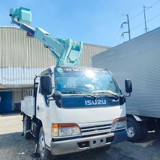 Isuzu ELF NKR Manlift 10meters high 6W 3sections 4HL1 engine