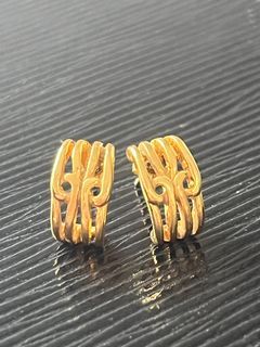 Japan Gold K18 Earrings