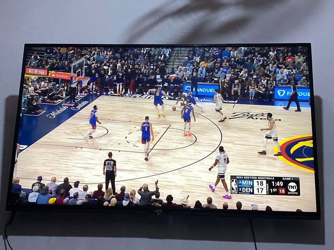 JVC 50 inches (Category: TV) located in Caloocan City. Submitted by GM_04 (Listing ID 1303596594, Image 2). Description: Pm more pics Hnde po ito smart tv ang TV box or stick price range lng nmn ay 300-700 so youtube ready na yan and everything plug and play lng un,. Issue universal remote nawala na ung original padala lng to from USA original JVC 110v ung sounds nyan buong buo kht nka 12 palang i can send more pics and videos. Negotiable madali 