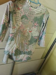 (Category: ) located in . Submitted by luvva_wardrobe (Listing ID 1303700472, Image 1). Description: .