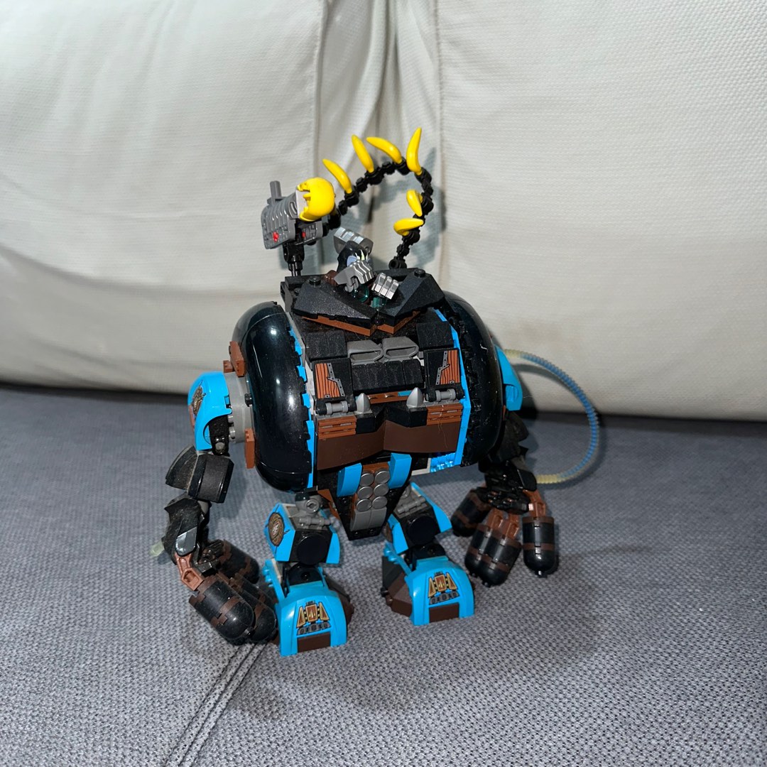 LEGO CHIMA GORILLA STRIKER