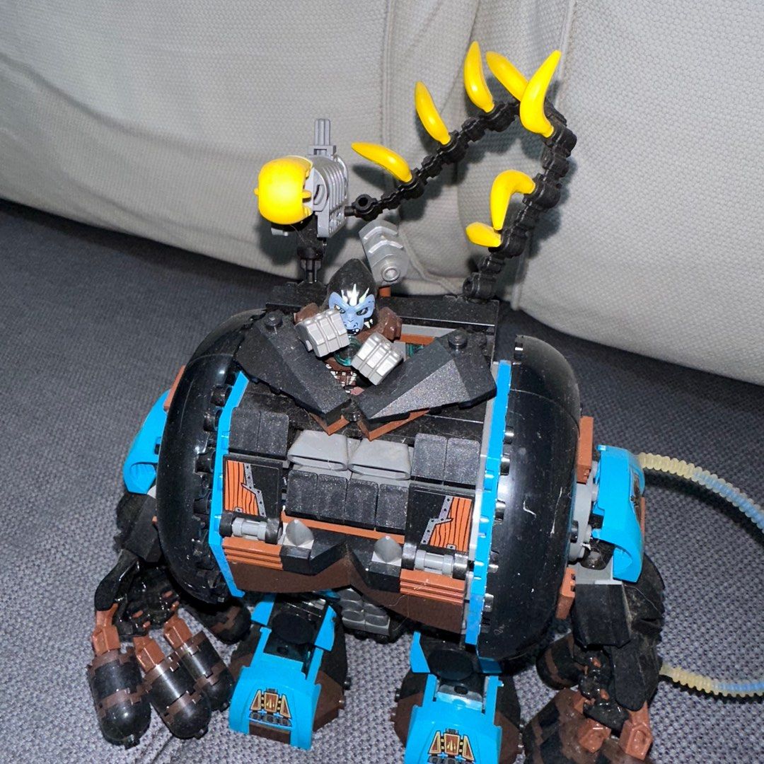 LEGO CHIMA GORILLA STRIKER