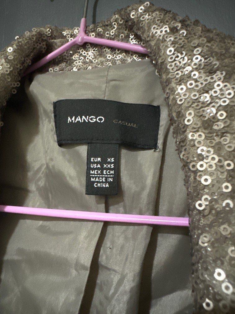 Mango Jacket Sequins (Category: Other Tops) located in Hulu Langat. Submitted by niiezss (Listing ID 1300007134, Image 2). Description: Size fit XS to S 🟩Price non-negotiable 🟩Not for Fussy buyer 🟩Please don’t buy if hesitate 🟩All products not included postage 🟩No return or refund 🟩Letting go to clear wardrobe .