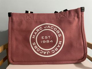 Marc Jacobs Signet Tote Bag (Medium)