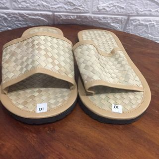 Native house slippers size 10