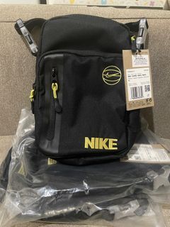 Nike Elemental Premium Basketball Crossbody Bag (4L)