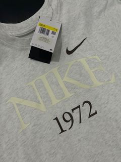 Nike Sportswear Classic - 1972 Vintage Women’s Shirt