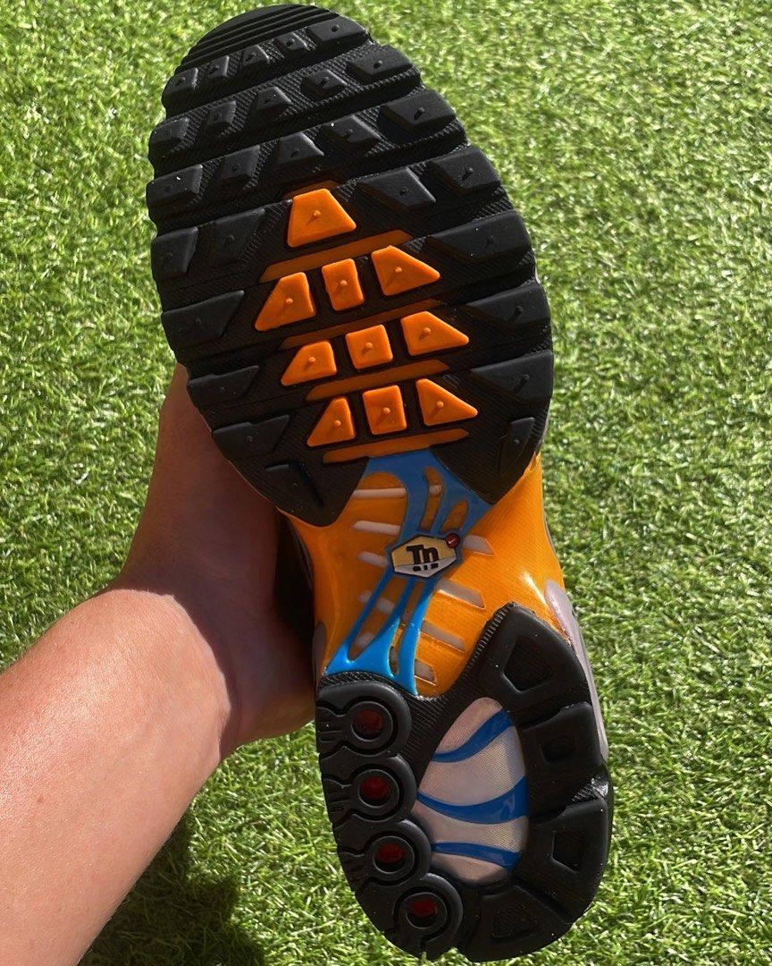 Nike tn deluxe Men s Fashion Footwear on Carousell