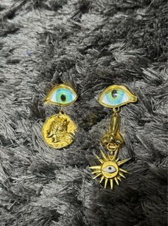 (NR) Gold Schiaparelli Earrings