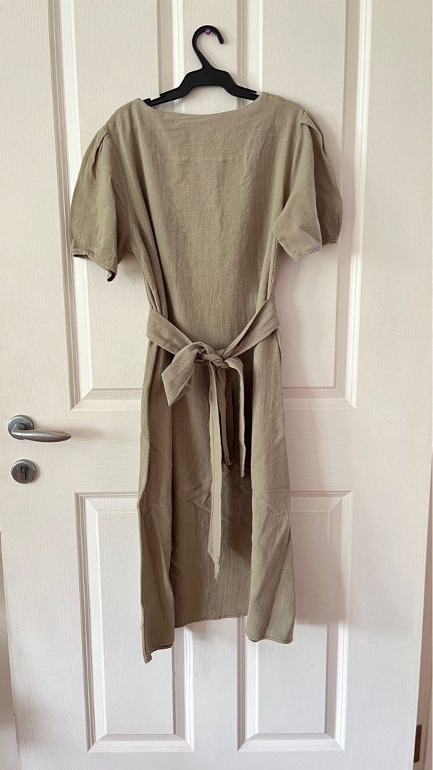Olive Green Linen Midi Dress (Category: Dresses) located in Pasig City. Submitted by declutter.jr (Listing ID 1303614754, Image 3). Description: Bought from bangkok Linen blend material, perfect for summer!.