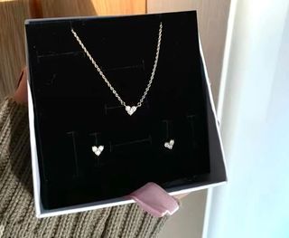 PANDOR THREE STONE HEART NECKLACE AND STUD EARRINGS SET