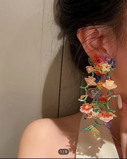 Plastic Flower Dangling Earrings