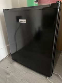 Regfrigerator mini or bar ref