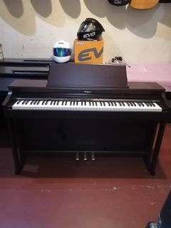 Roland HP-205 Digital Piano
