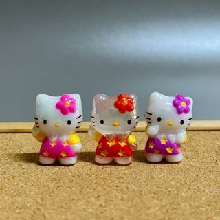 Sanrio 2001 Hello Kitty Mini Figure 3cm - Php 99 each