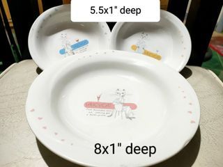 Saucy cat plate and saucers set