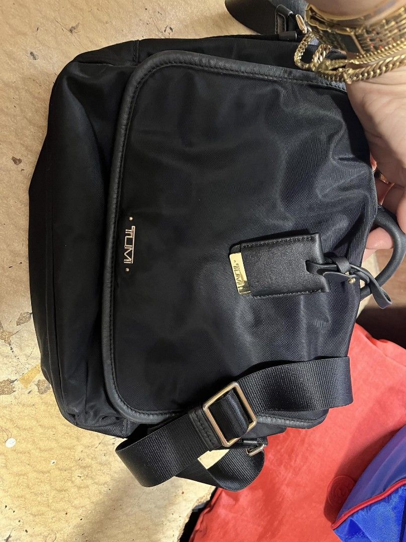 Tumi lola messenger bag on sale